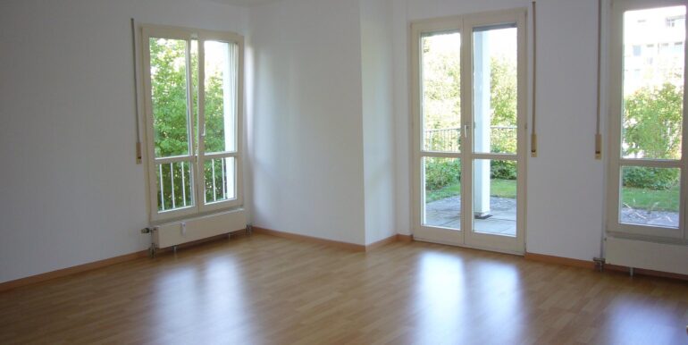87-0111 Wohn- Schlafzimmer (1)