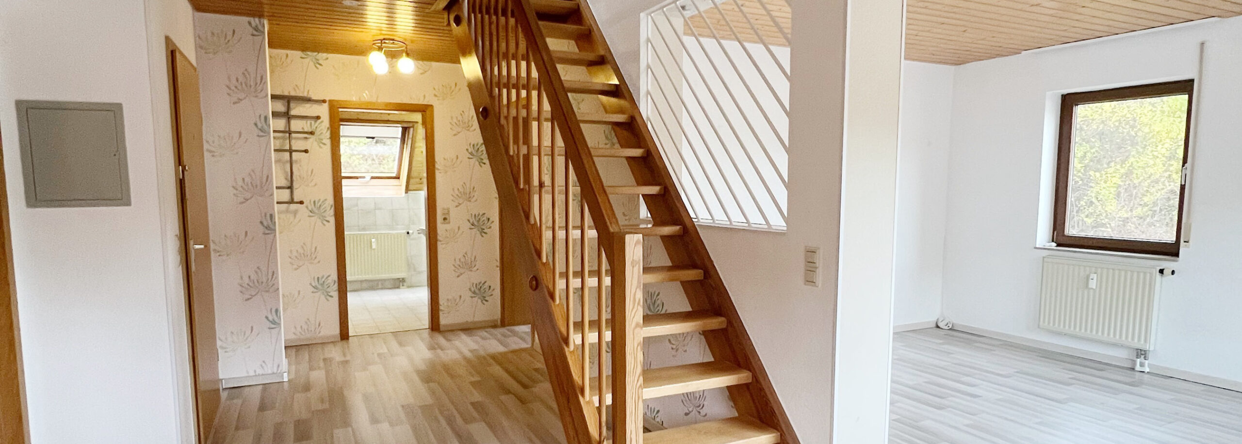 4,5-Zimmer-Dachgeschoss-Maisonettewohnung – Gießsteinstr. 24/2, Lichtenstein-Unterhausen