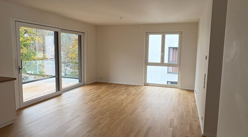 M8_0232 Wohnzimmer (2)