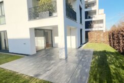 Terrases mit Gartenanteil