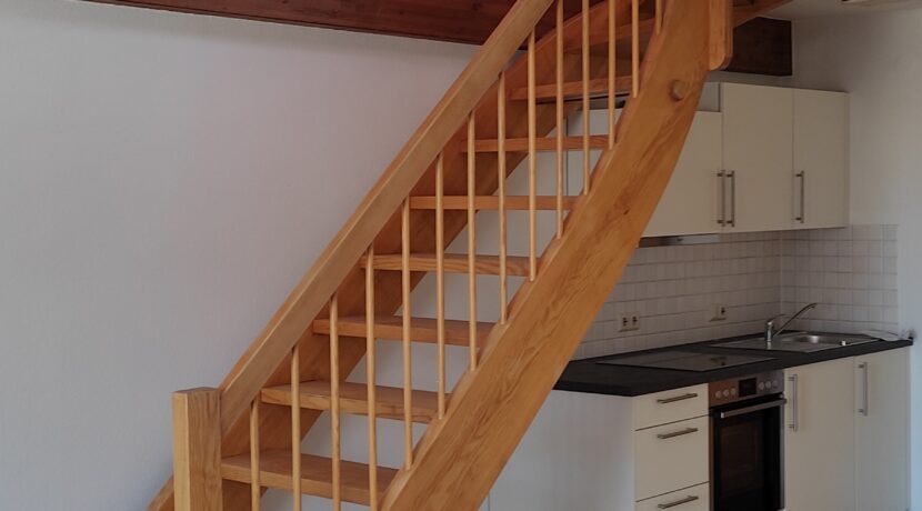 B8-0025 Teppe+Küchenzeile