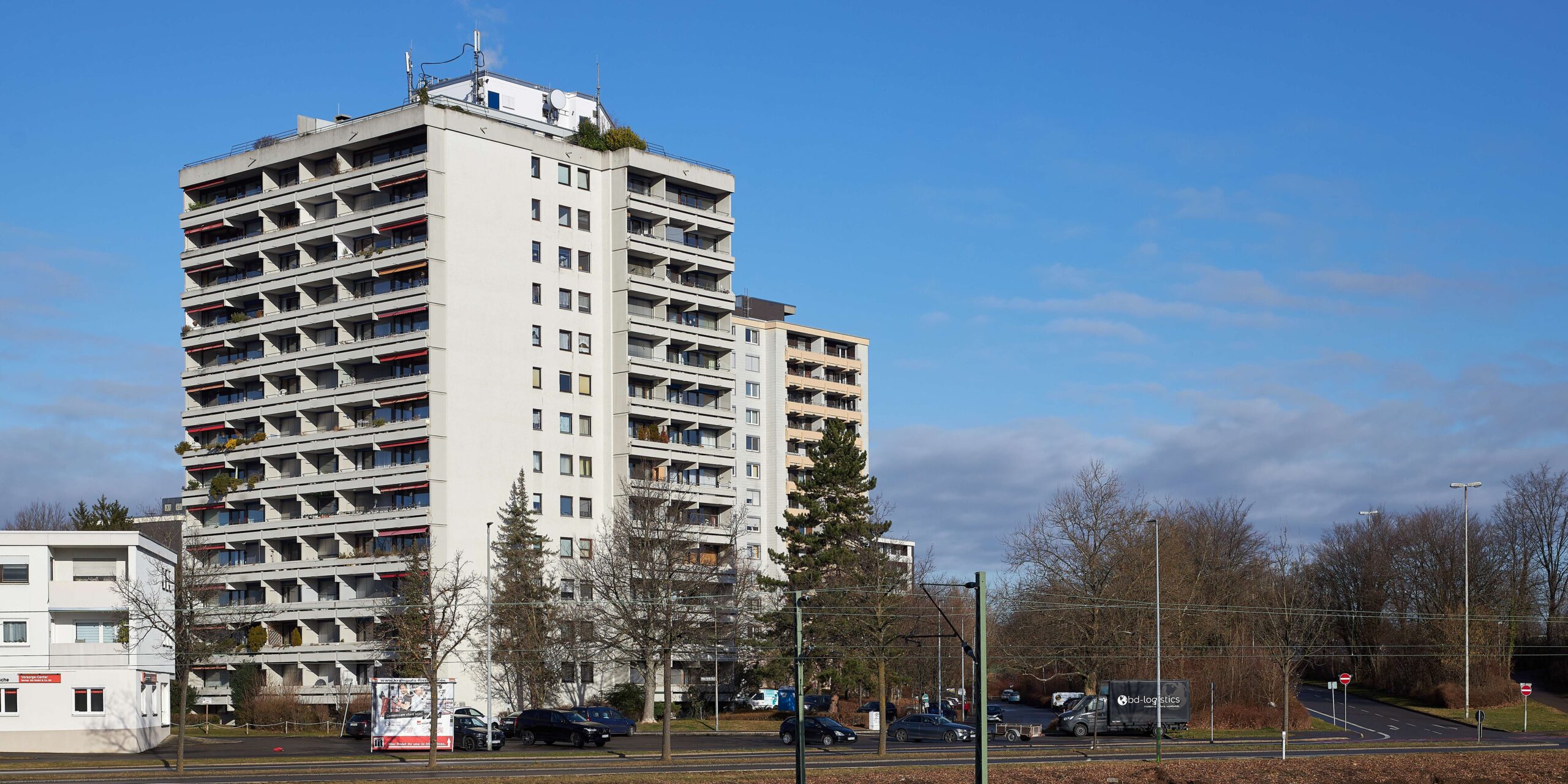 Detailansicht Hausansicht  der Immobilie 1-Zimmer-Wohnung im 12. Obergeschoss
