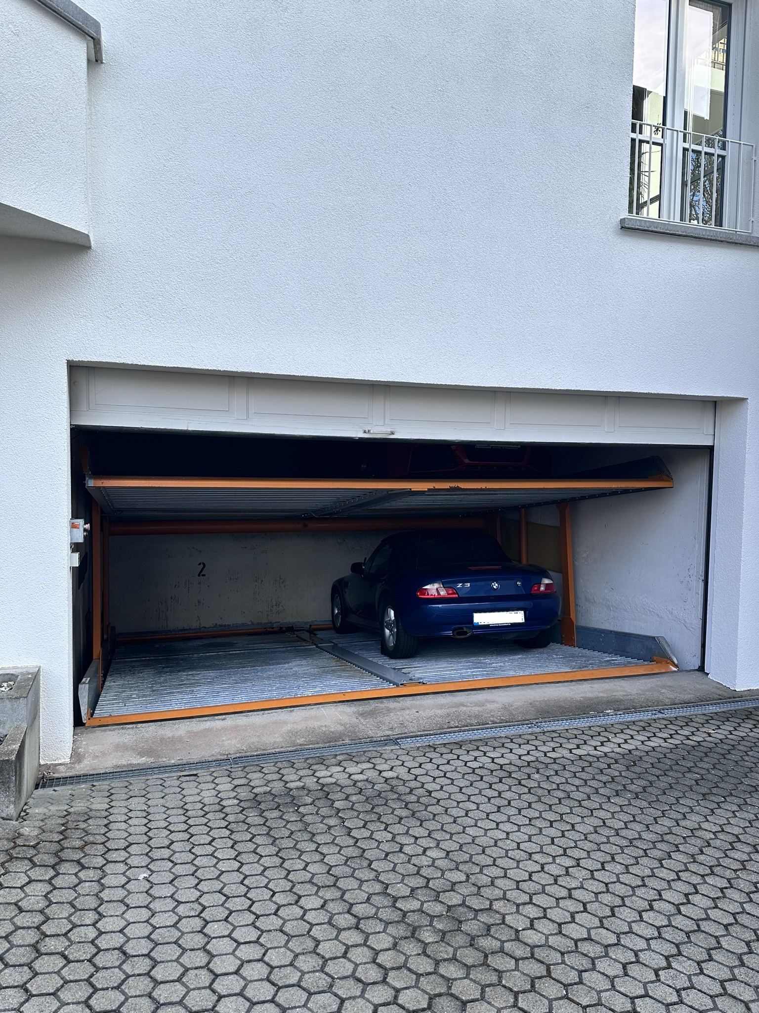 Stellplatz auf einem unteren Stapelparker – Wallensteinstraße 32, Betzingen