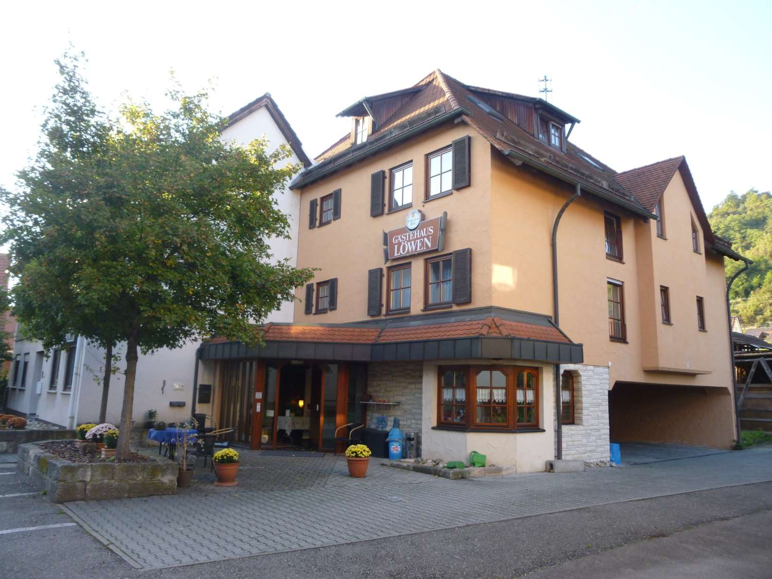 Detailansicht Hausansicht der Immobilie Studentenzimmer in einem Wohnheim in Tübingen-Hirschau