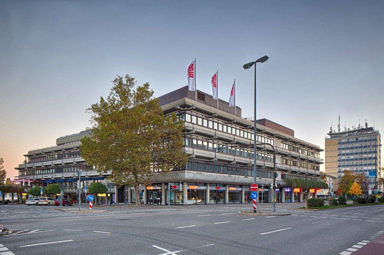 Detailansicht Hausansicht der Immobilie zentraler Tiefgaragenstellplatz
