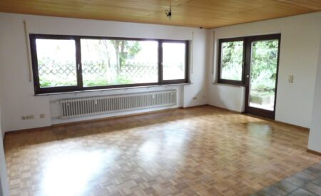 Detailansicht  Wohnzimmer  der Immobilie Gepflegte 2-Zimmer-Wohnung in Weil im Schönbuch