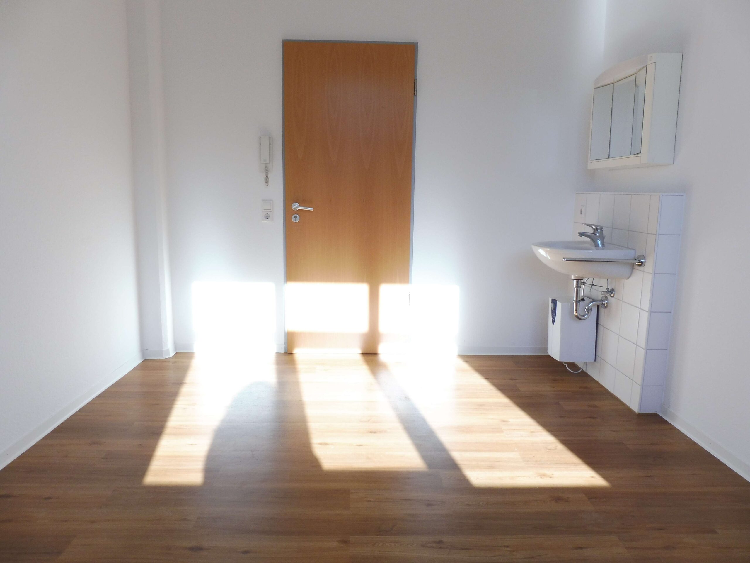 Detailansicht F3-0102-Zimmer04 der Immobilie Zentrumsnahes Studentenzimmer in einem Studentenwohnheim in Reutlingen