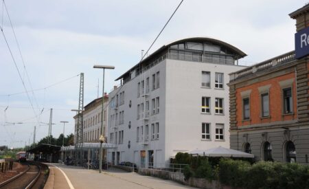 Detailansicht Hausansicht der Immobilie Stellplatz auf einem Stapelparker in zentralter Lage