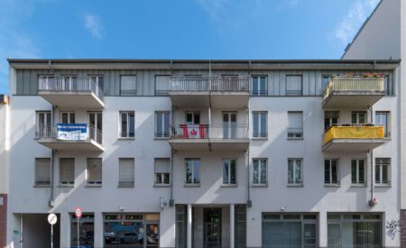 Detailansicht Hausansicht der Immobilie Stellplatz auf einem Stapelparker