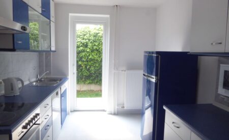 Detailansicht Gemeinschaftsküche der Immobilie NUR FÜR STUDENTEN-/INNEN - Zimmer in 3er-WG in einem Studentenwohnheim in Reutlingen