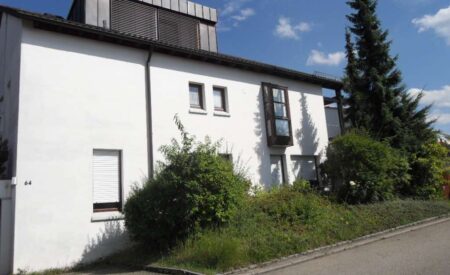 Detailansicht Hausansicht der Immobilie Stellplatz im Freien