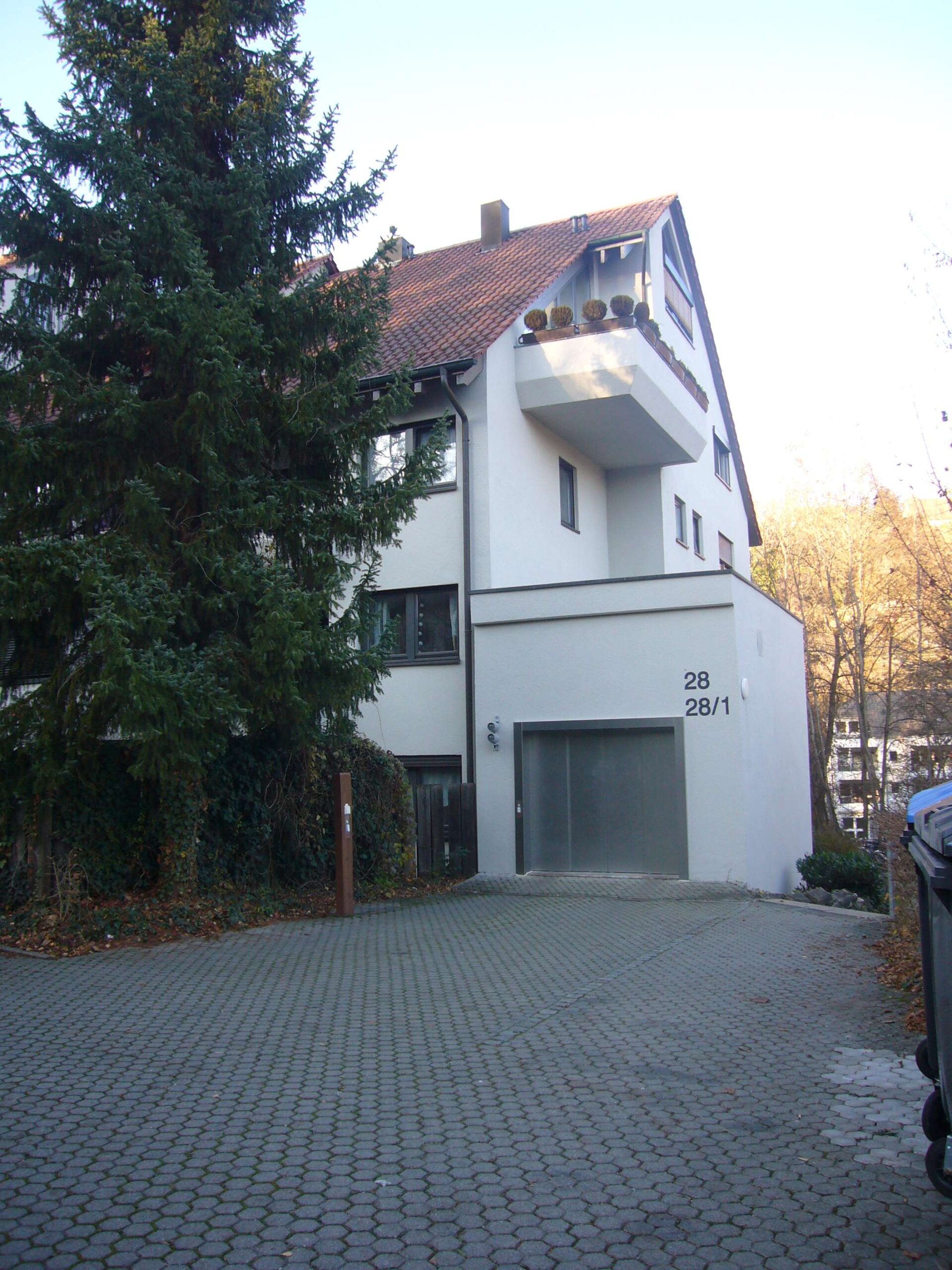 Detailansicht Hausansicht der Immobilie Tiefgaragenstellplatz