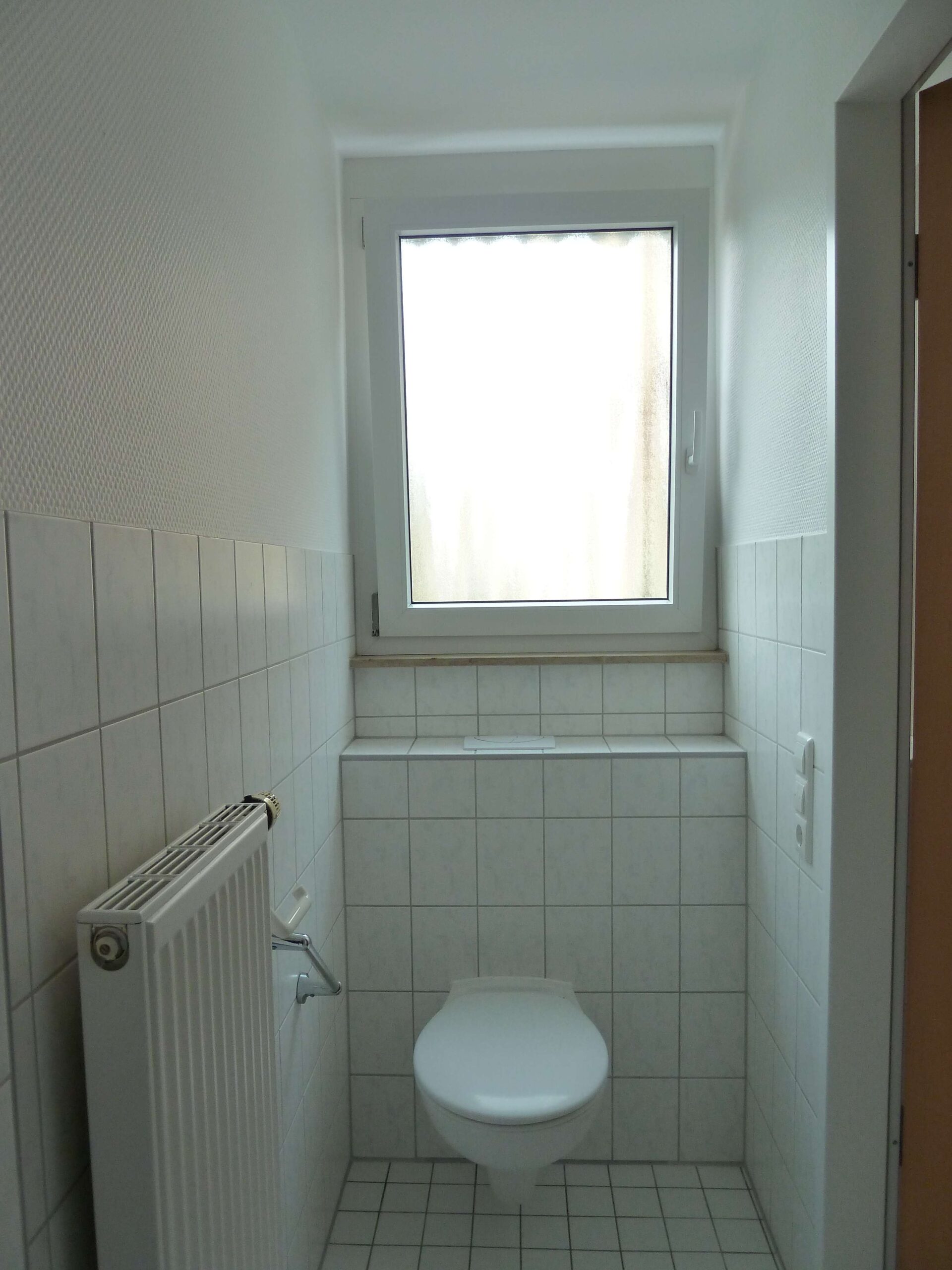 Detailansicht Badezimmer der Immobilie Schönes Studentenzimmer in einem Wohnheim in Filderstadt-Sielmingen