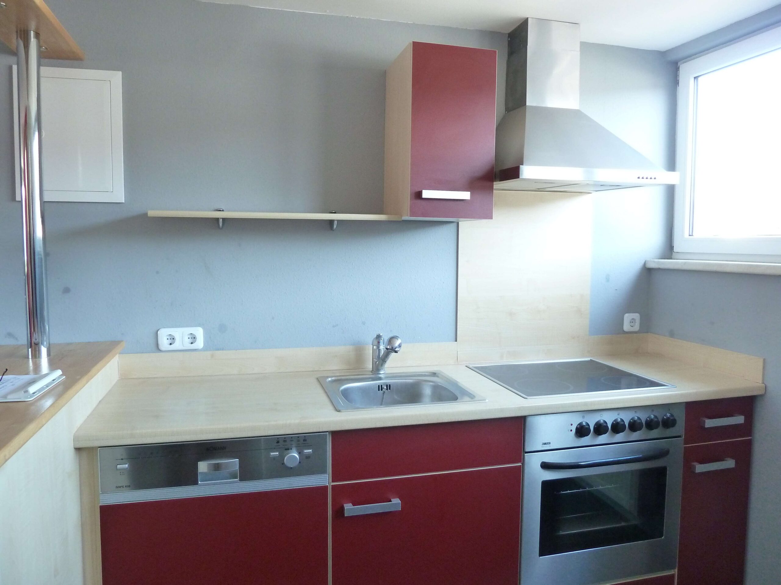 Detailansicht Gemeinschaftsküche der Immobilie NUR FÜR STUDENTEN-/INNEN - Zimmer in 3er-WG in einem Studentenwohnheim in Reutlingen