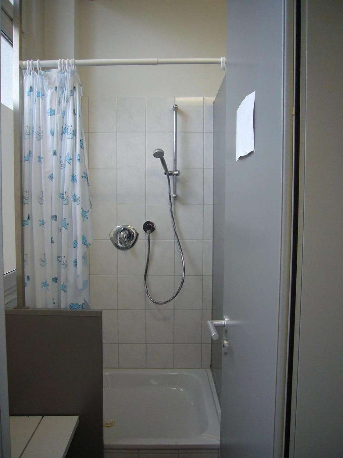 Detailansicht Beispiel für eine Gemeinschaft der Immobilie NUR FÜR STUDENTEN: Zentrumsnahes Studentenzimmer in einem Studentenwohnheim in Reutlingen