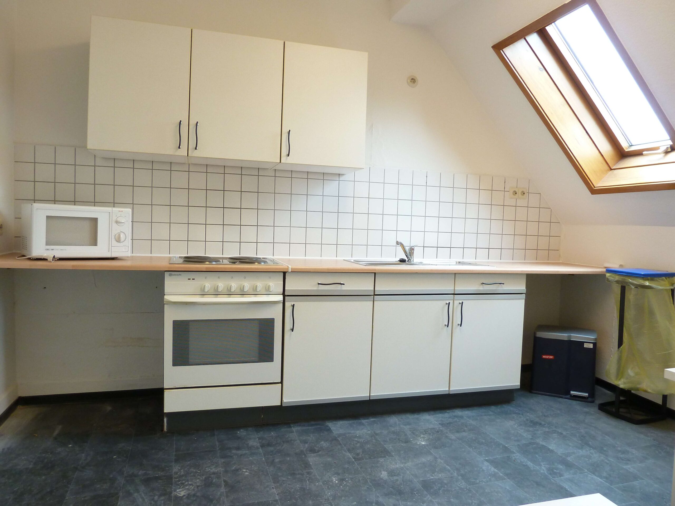 Detailansicht Gemeinschaftsküche der Immobilie Zimmer in einer 4er-WG in einem Studentenwohnheim in Reutlingen