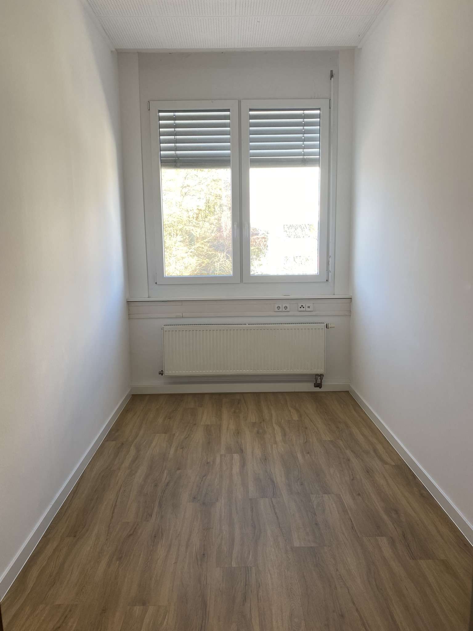 Detailansicht Zimmer der Immobilie NUR FÜR STUDENTEN: Zentrumsnahes Studentenzimmer in einem Studentenwohnheim in Reutlingen