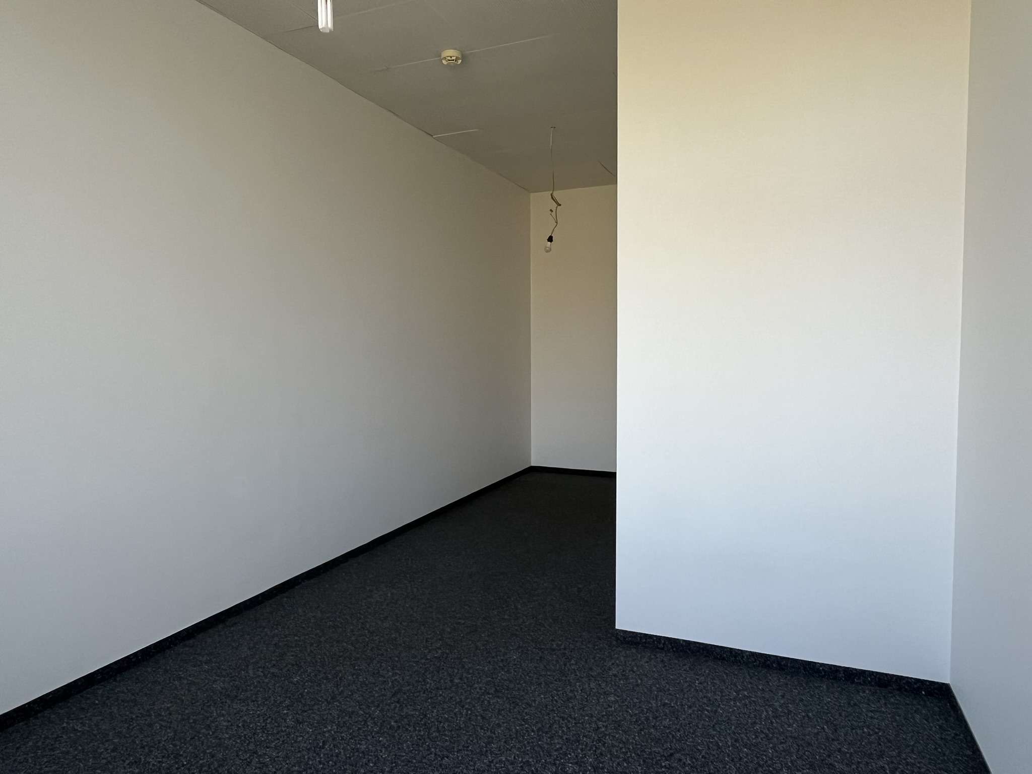 Detailansicht Zimmer  der Immobilie NUR FÜR STUDENTEN-/INNEN - Zimmer in einer 2er-WG in einem Studentenwohnheim in Reutlingen
