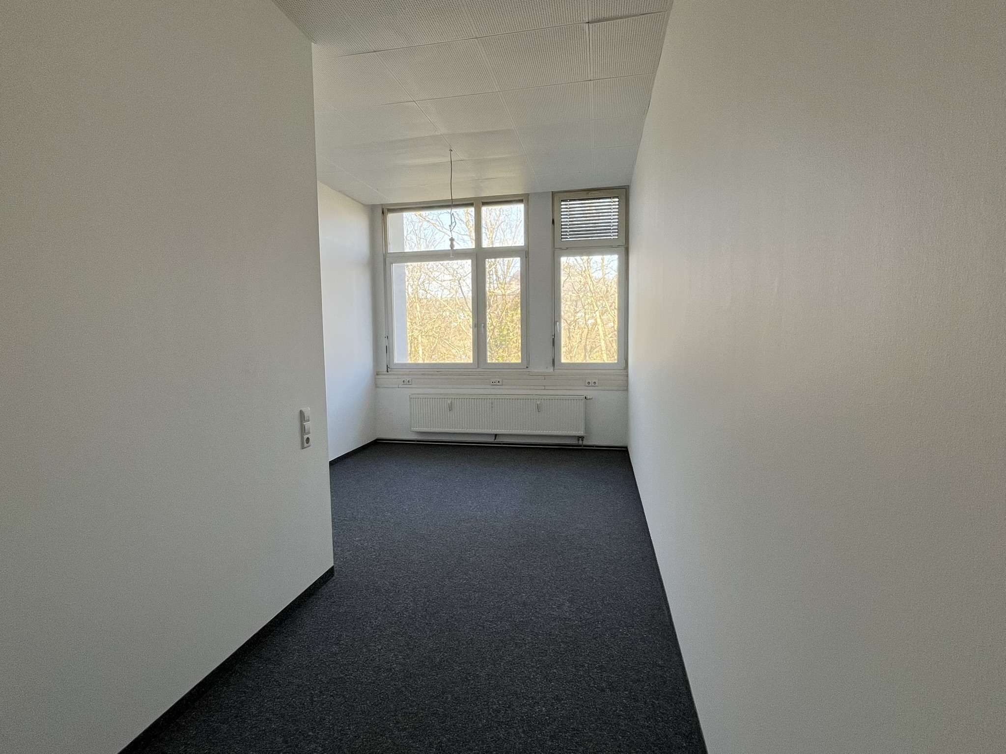 Detailansicht Zimmer der Immobilie NUR FÜR STUDENTEN-/INNEN - Zimmer in einer 2er-WG in einem Studentenwohnheim in Reutlingen
