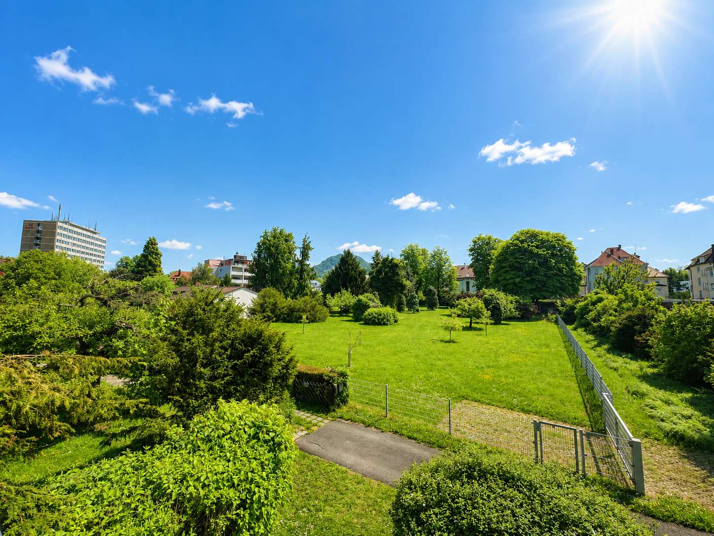 Detailansicht Aussicht der Immobilie Freie 2-Zimmer-Wohnung mit Achalm-Blick