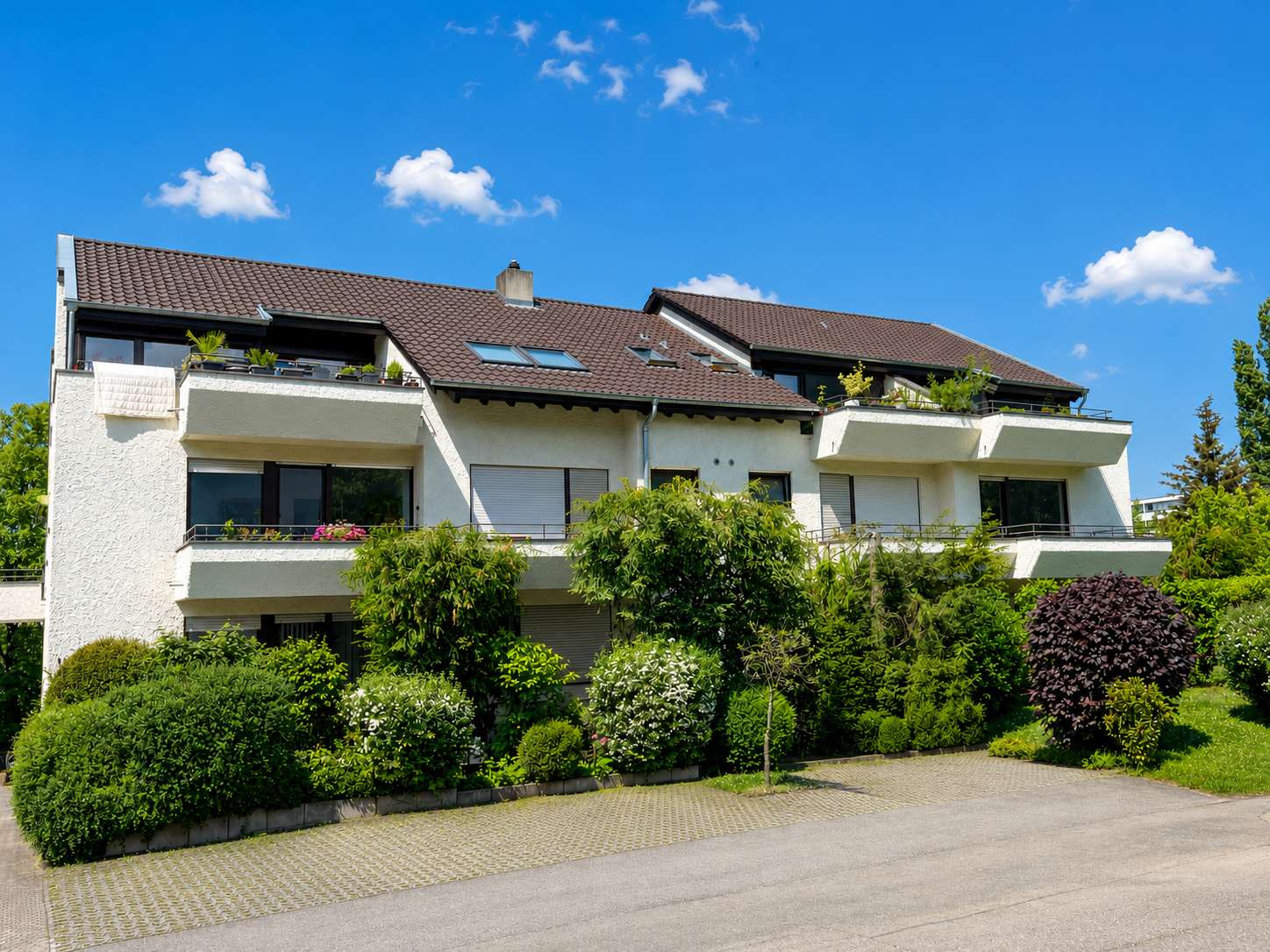 Detailansicht Hausansicht der Immobilie Freie 2-Zimmer-Wohnung mit Achalm-Blick