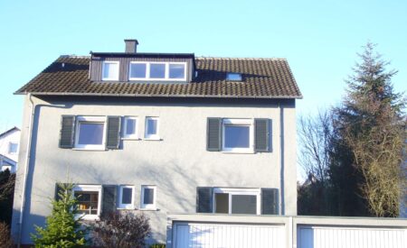 Detailansicht Hausansicht der Immobilie NUR FÜR STUDENTEN-/INNEN - Zimmer in 3er-WG in einem Studentenwohnheim in Reutlingen