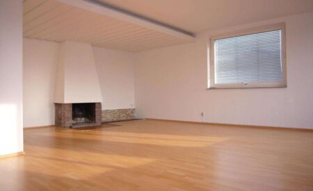 Detailansicht Wohnbereich der Immobilie Gemütliche 1,5-Zimmer-Wohnung mit schöner Aussicht in zentrumsnaher Lage in Reutlingen