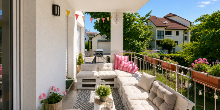 Balkon bspl. Möblierung