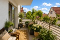 Balkon beispielhafte KI-Möblierung