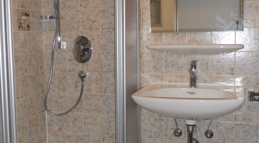 R8-0011-Badezimmer (1)