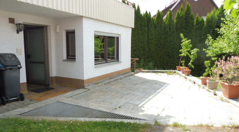 R8-0011-Terrasse vorne (5)