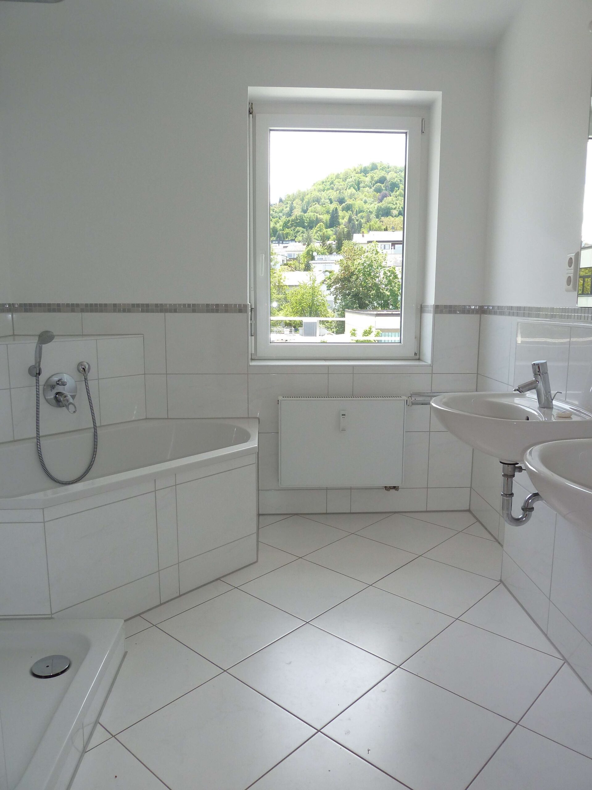 Detailansicht Badezimmer der Immobilie Sehr helle 3-Zimmer-Penthouse-Wohnung "Am Georgenberg"