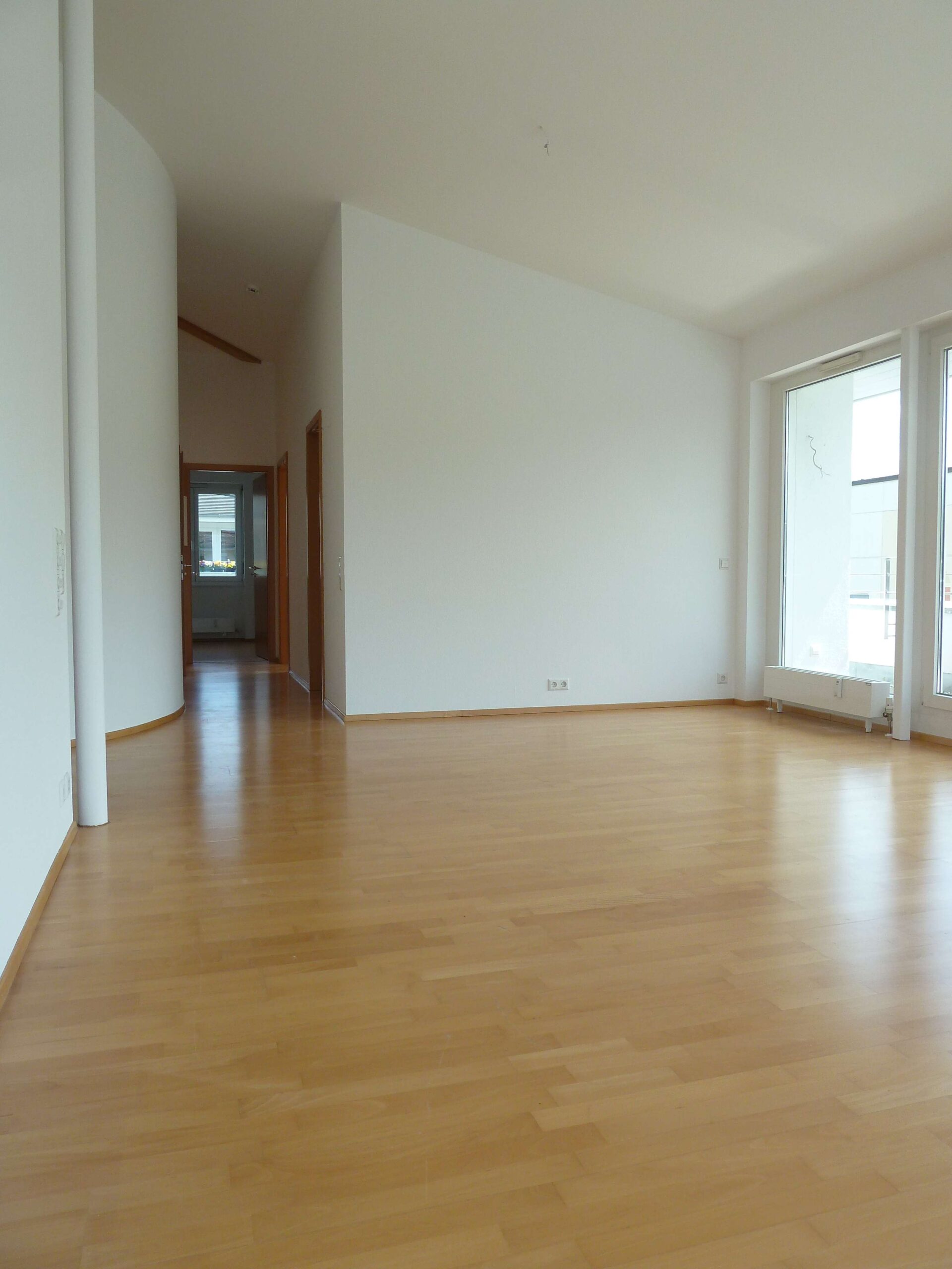 Detailansicht Wohnzimmer der Immobilie Sehr helle 3-Zimmer-Penthouse-Wohnung "Am Georgenberg"
