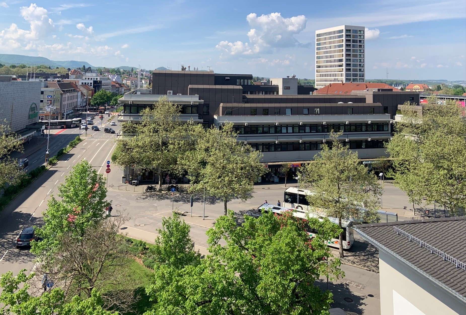 Detailansicht Ausblick der Immobilie Praxis-/Bürofläche in zentraler Lage im 5. OG
