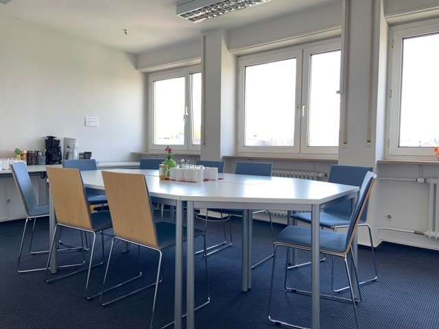 Detailansicht Büro der Immobilie Praxis-/Bürofläche in zentraler Lage im 5. OG
