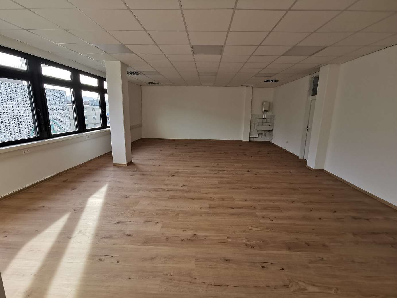Detailansicht Schulungsraum (4) der Immobilie moderne Büro- Praxisflächen in zentraler Bestlage