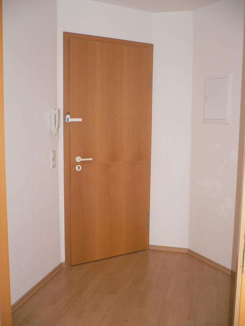 Detailansicht Flur der Immobilie Helle und gemütliche  1-Zimmer-Wohnung am Stadtpark in Chemnitz - Uninah gelegen