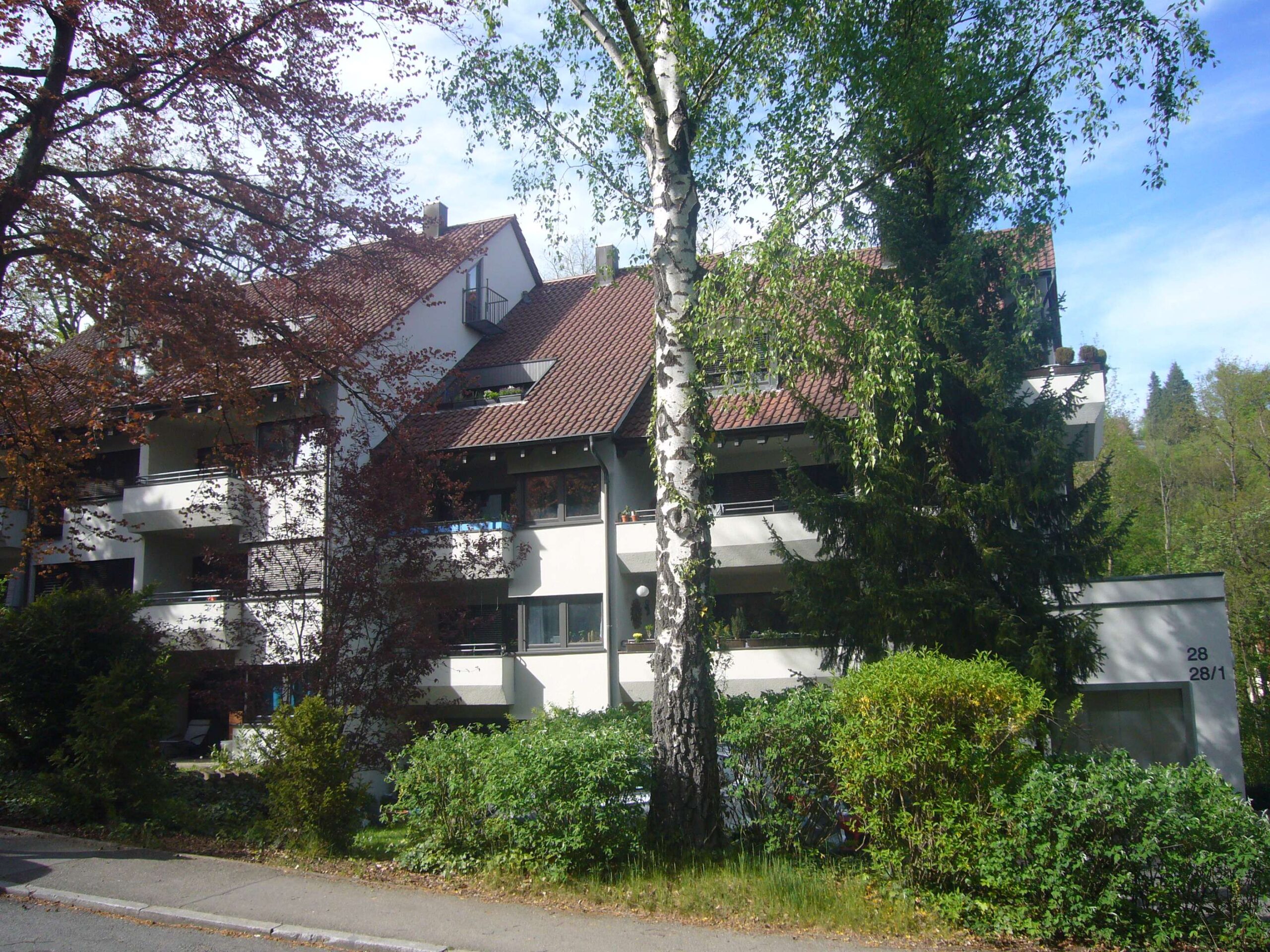 Detailansicht Hausansicht der Immobilie Ruhig gelegene 3,5-Zimmer-Maisonettewohnung in Tübingen
