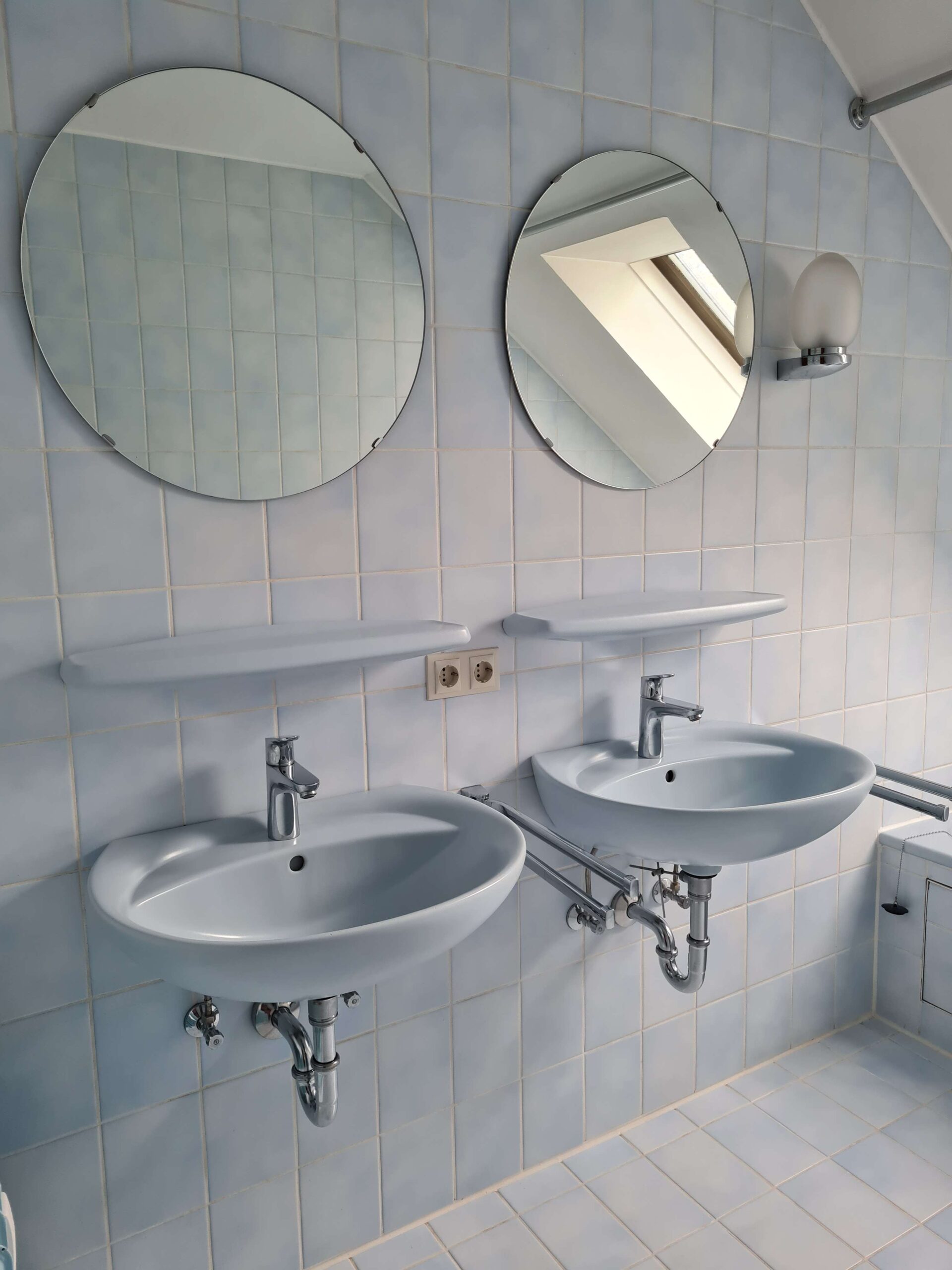 Detailansicht 1. Badezimmer der Immobilie Ruhig gelegene 3,5-Zimmer-Maisonettewohnung in Tübingen