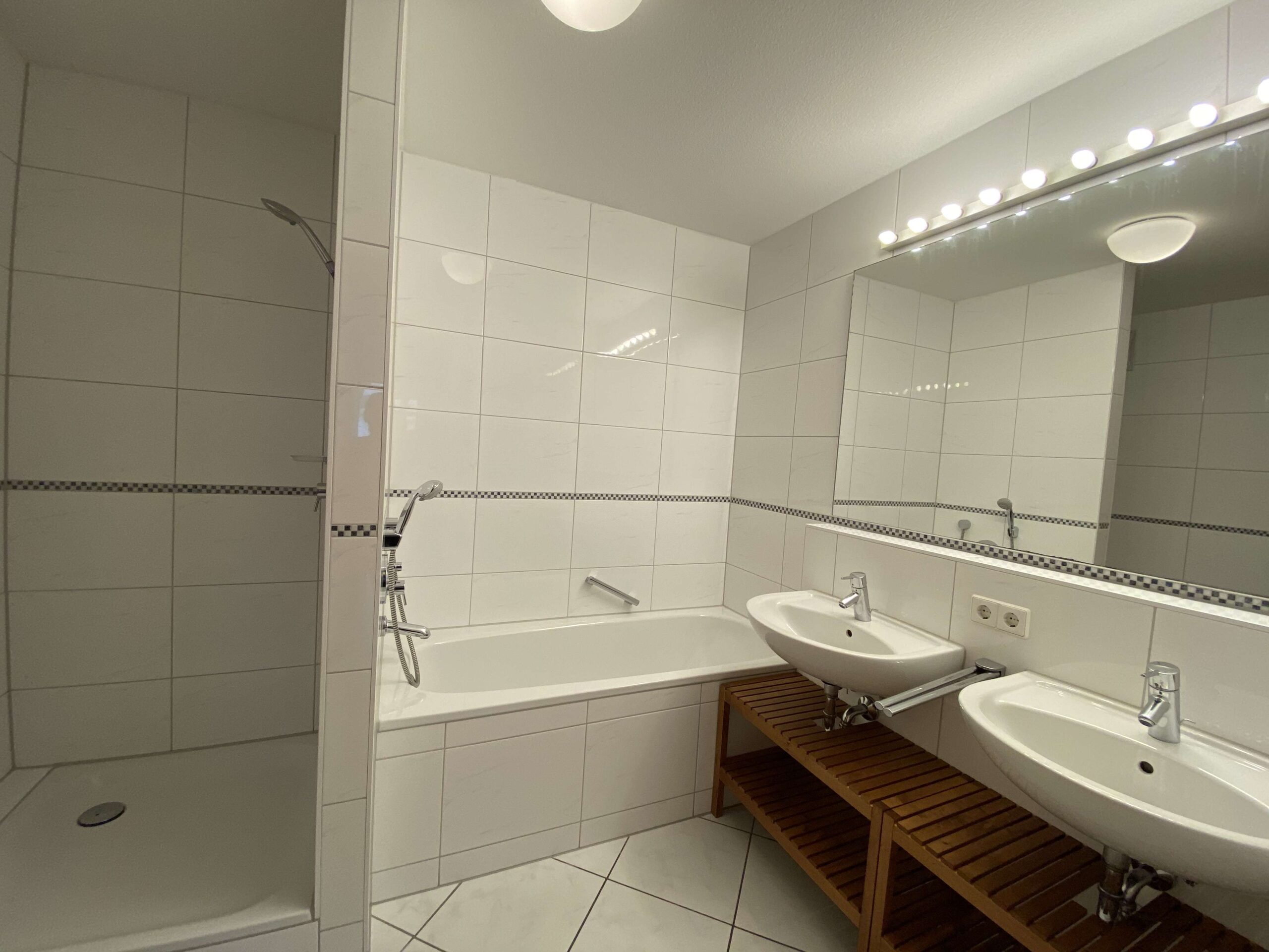 Detailansicht Badezimmer der Immobilie Sehr schöne 3-Zimmer-Wohnung am Fuße der Achalm