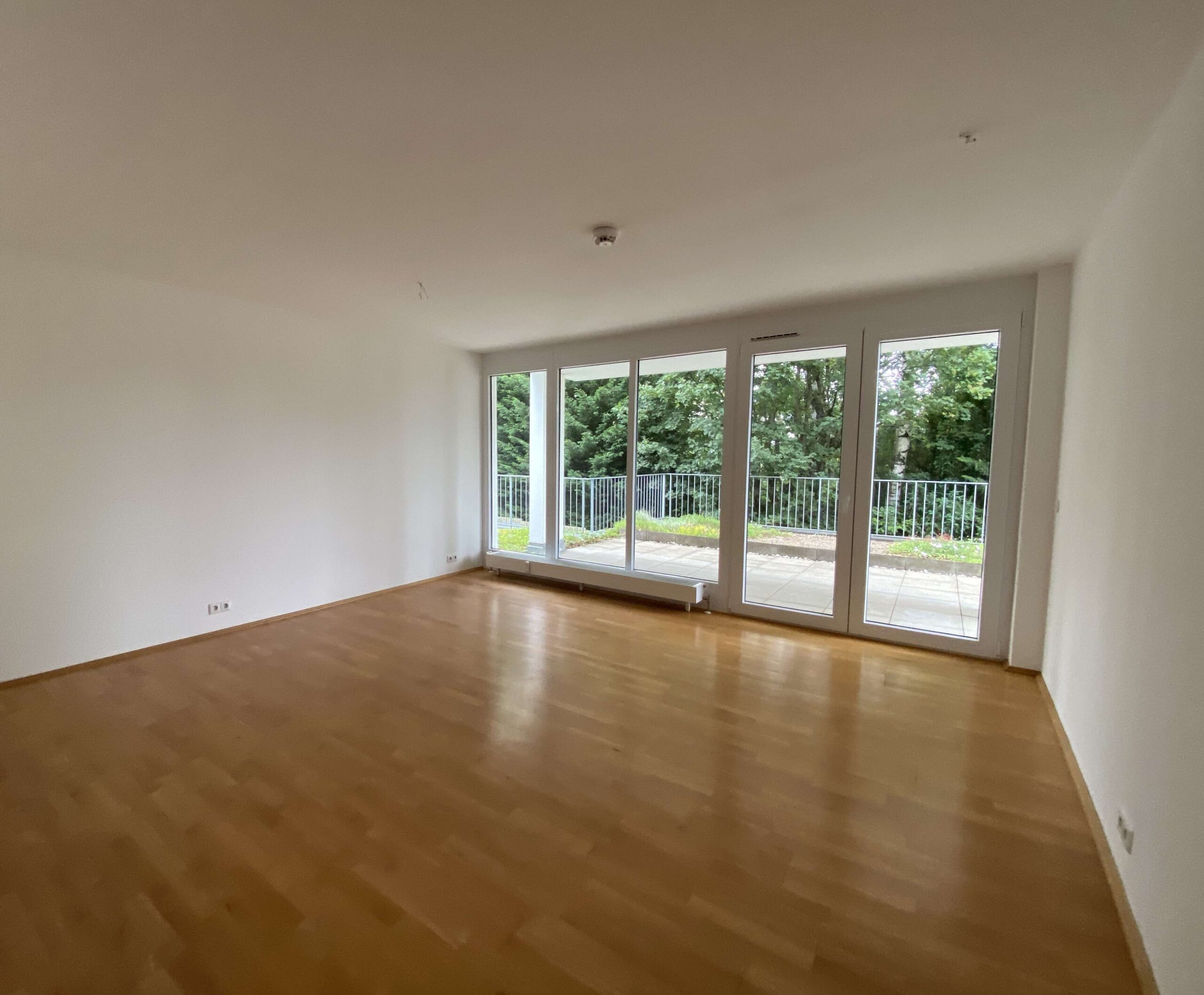 Detailansicht Wohnzimmer der Immobilie Sehr schöne 3-Zimmer-Wohnung am Fuße der Achalm