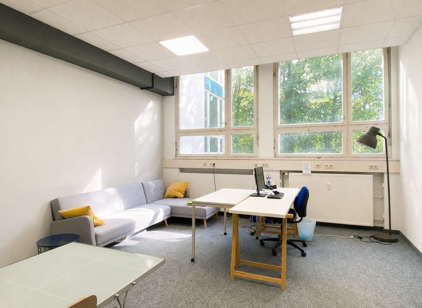 Detailansicht Büro 2 der Immobilie Stadtnahes Büro- und Geschäftshaus, halb im Grünen
