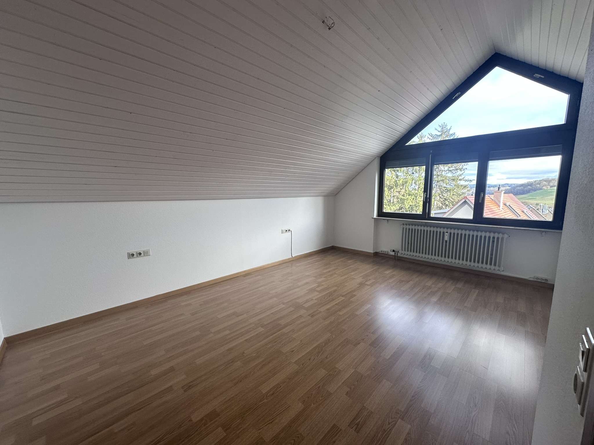 Detailansicht Schlafzimmer der Immobilie Ruhig gelegene 3,5-Zimmer-Maisonettewohnung in Tübingen