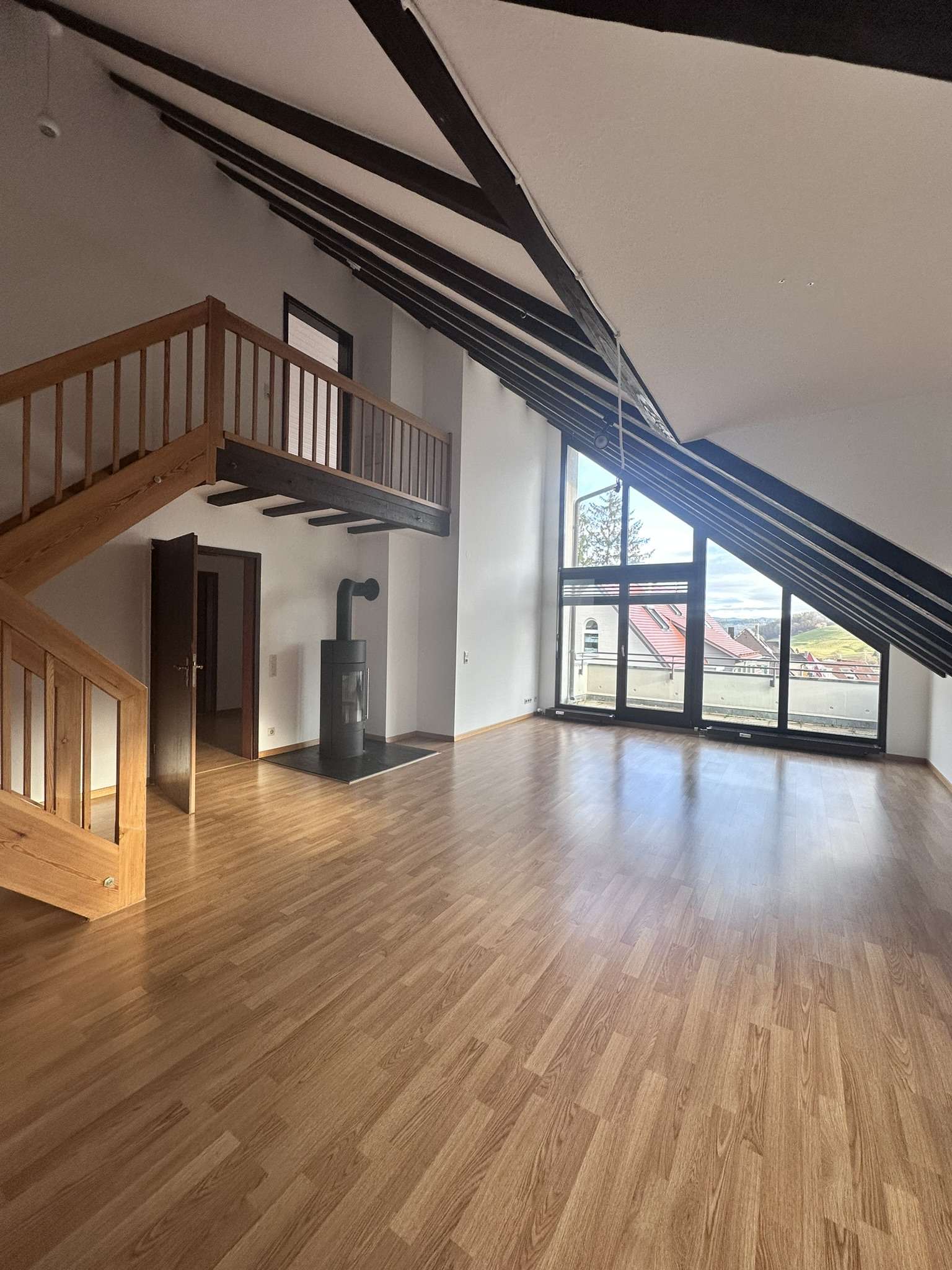 Detailansicht Wohnzimmer der Immobilie Ruhig gelegene 3,5-Zimmer-Maisonettewohnung in Tübingen