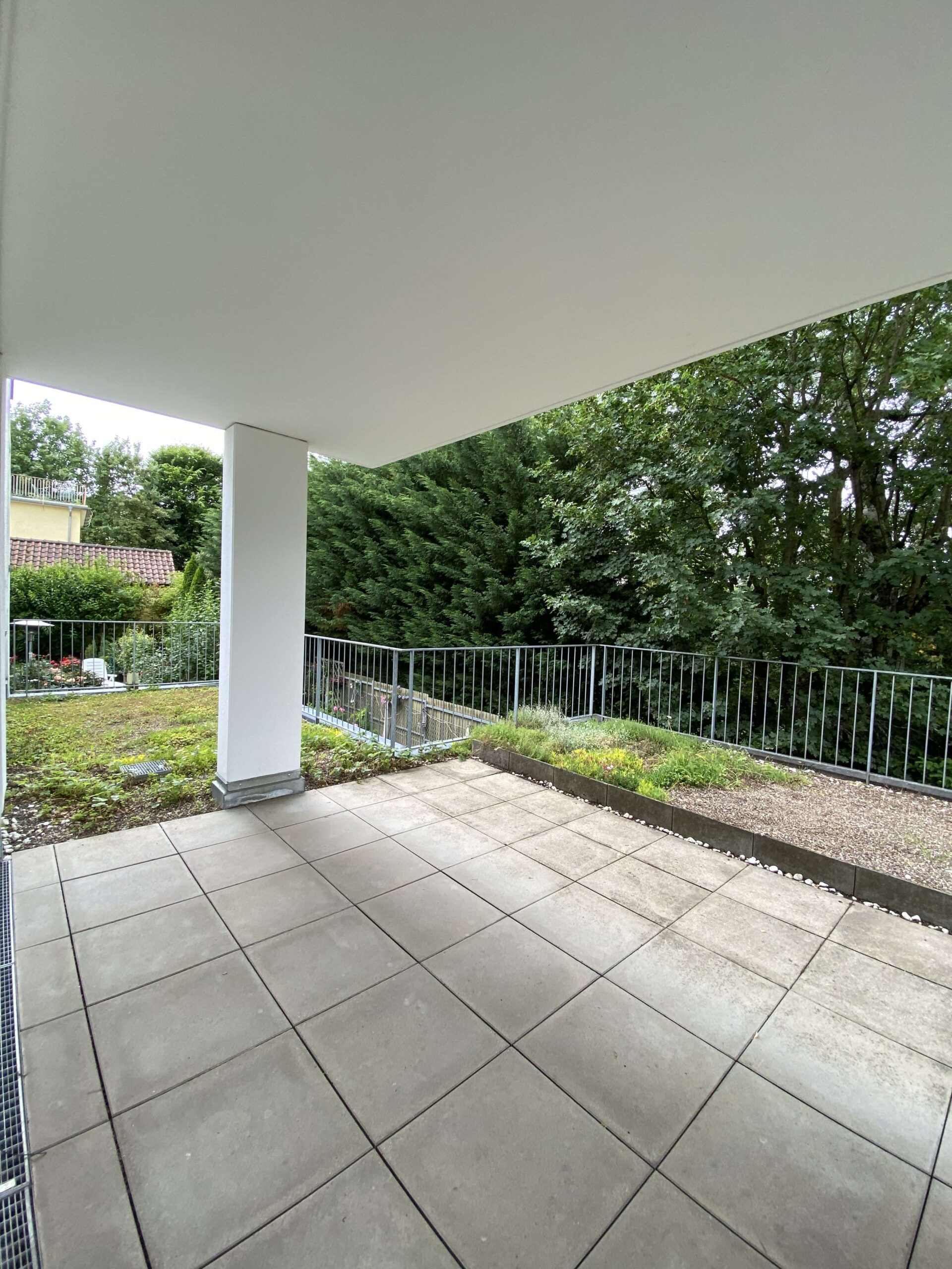 Detailansicht Terrasse der Immobilie Sehr schöne 3-Zimmer-Wohnung am Fuße der Achalm