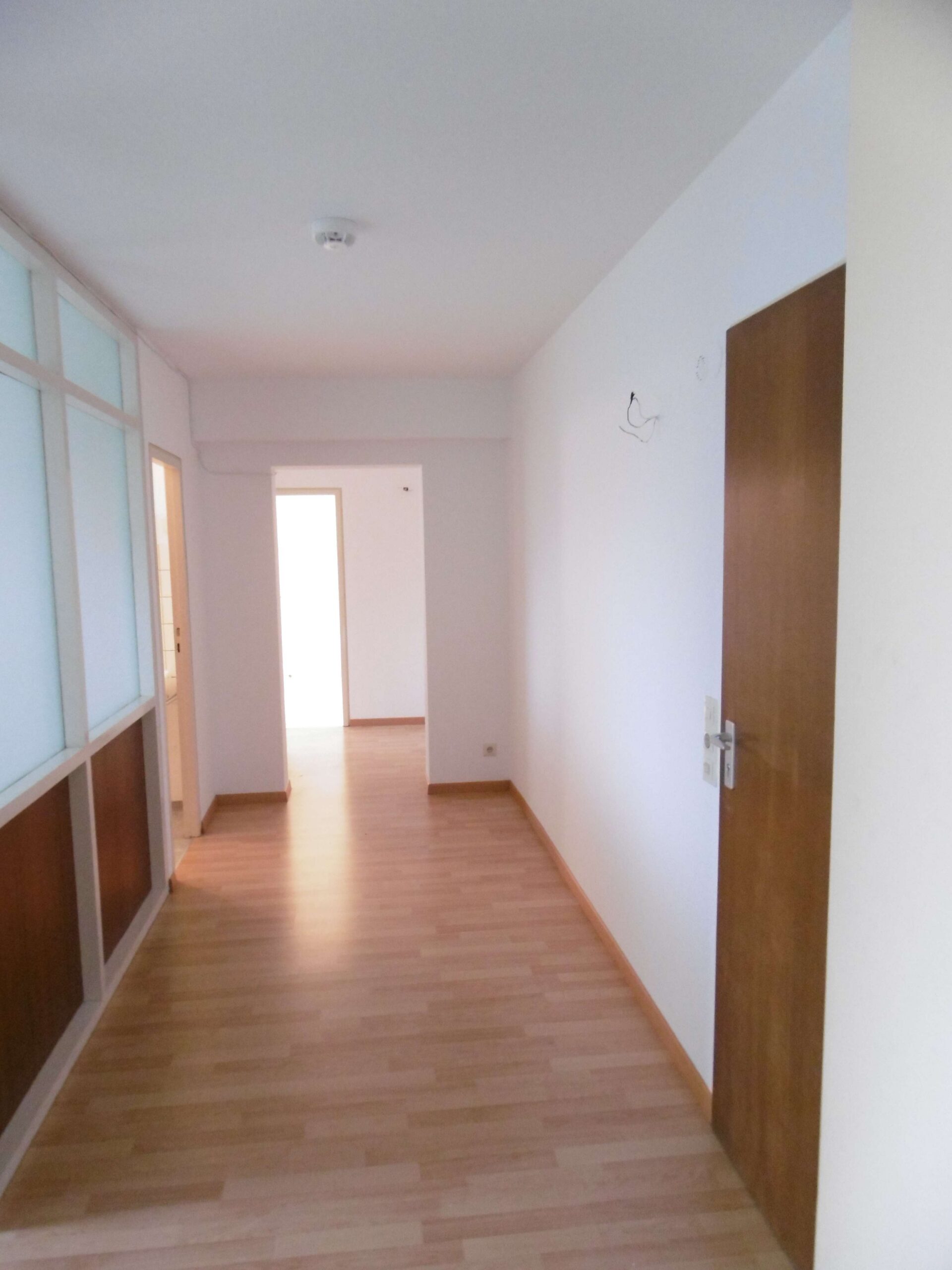 Detailansicht Flur der Immobilie WG-geeignete 2,5-Zimmer-Wohnung in Reutlingen