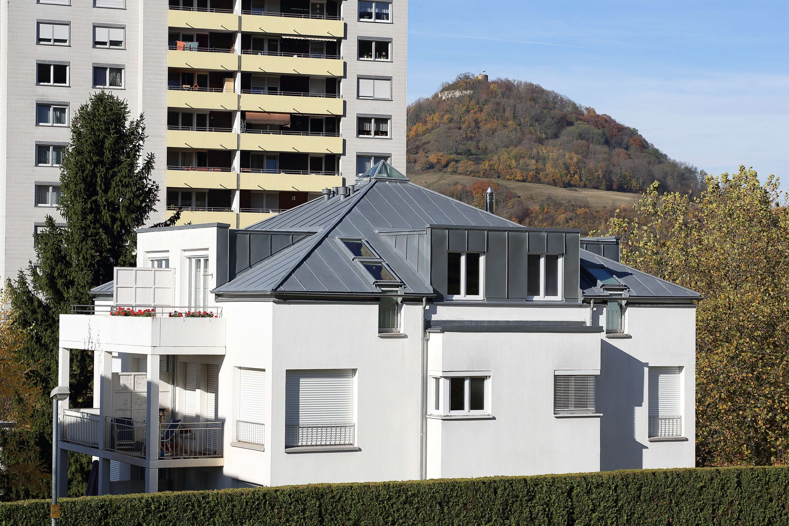 Detailansicht Hausansicht der Immobilie 2-Zimmer-Wohnung in sehr schöner Ortsrandlage in Eningen