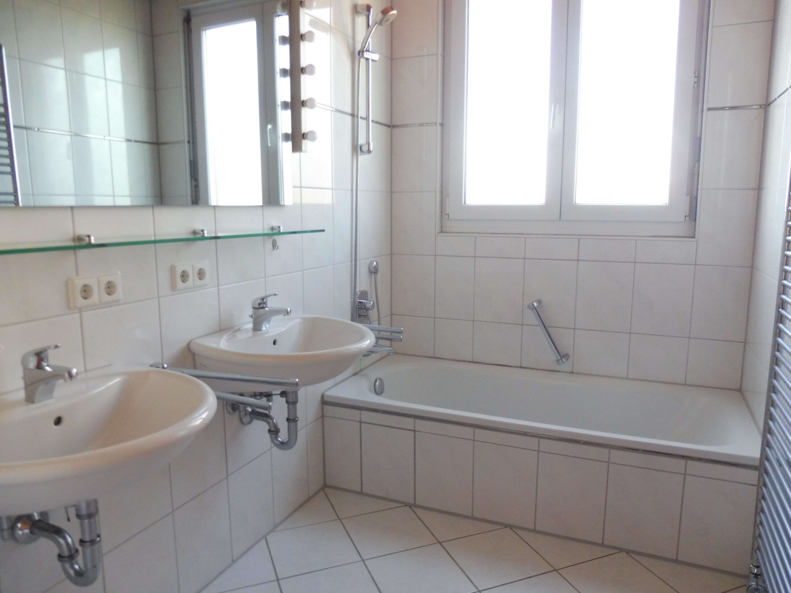 Detailansicht Badezimmer der Immobilie 2-Zimmer-Wohnung in sehr schöner Ortsrandlage in Eningen
