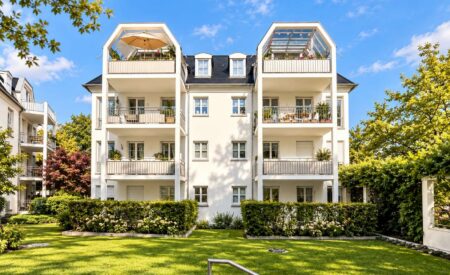 Detailansicht Hausansicht der Immobilie 4-Zimmer-Studio-Wohnung in ruhiger Lage