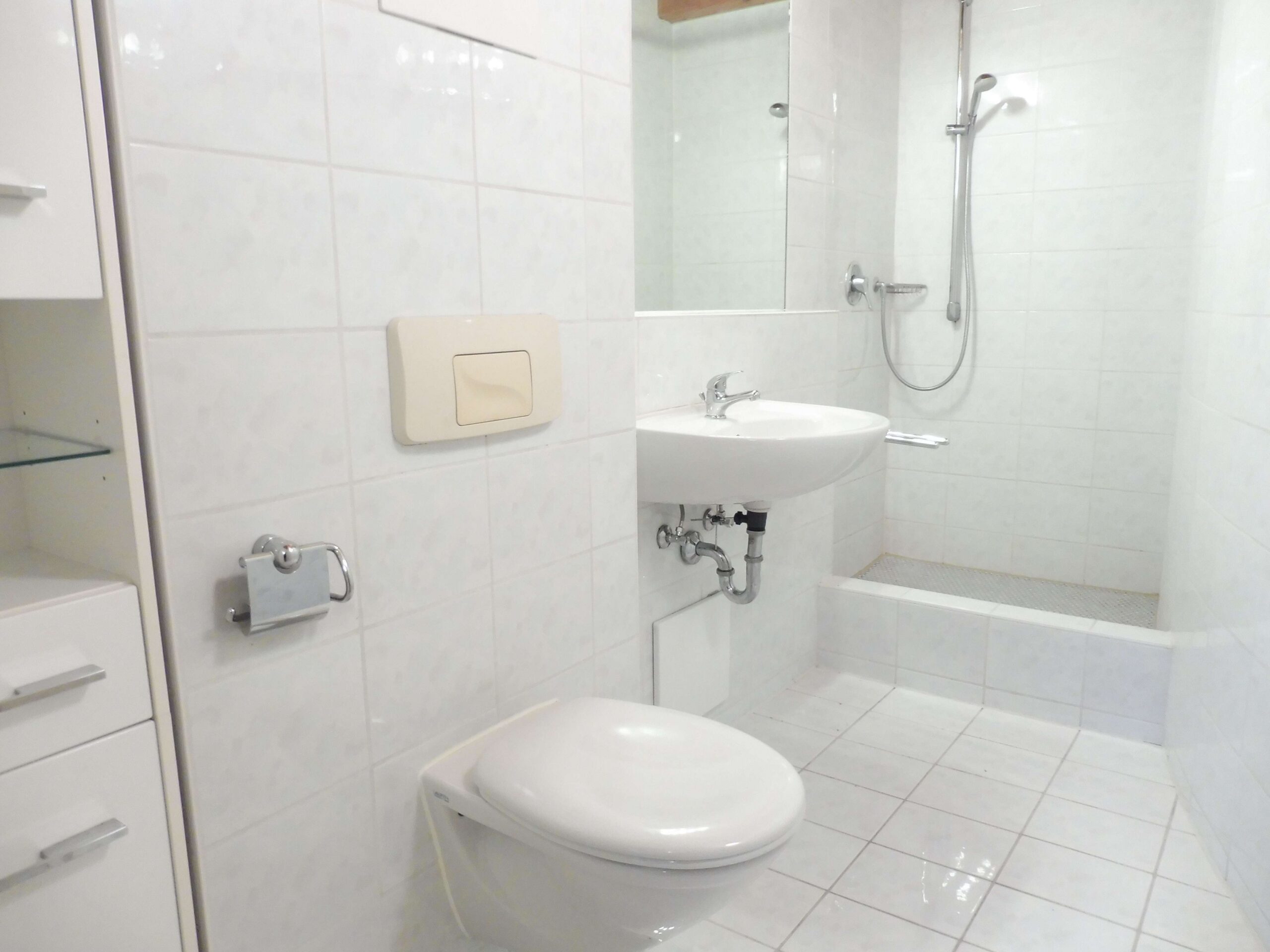 Detailansicht Badezimmer der Immobilie Charmante 2,5 Zimmer-Studio-Wohnung mit Galerie in Lustnau